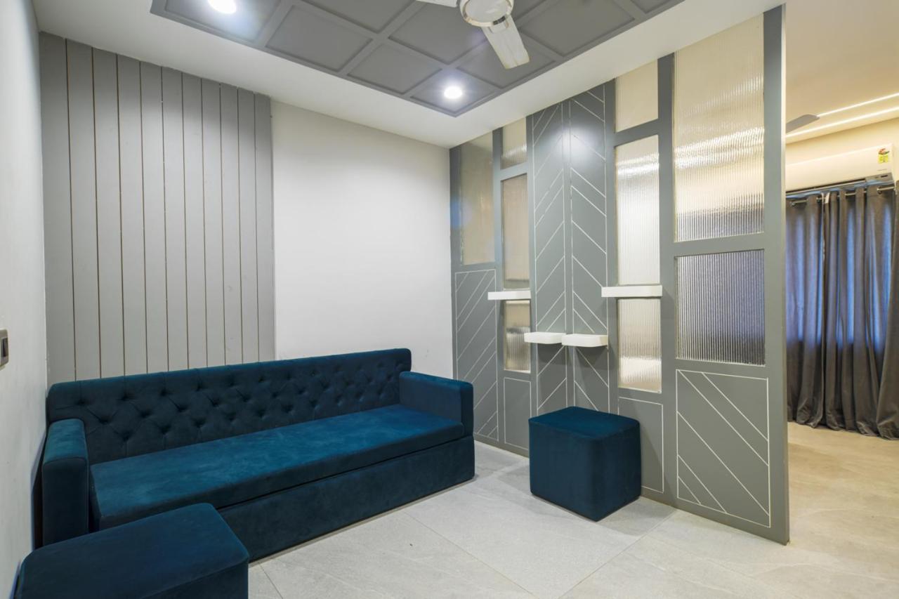 Hotel Miracle 2Km From Mahakal Temple Ujjain Exterior photo