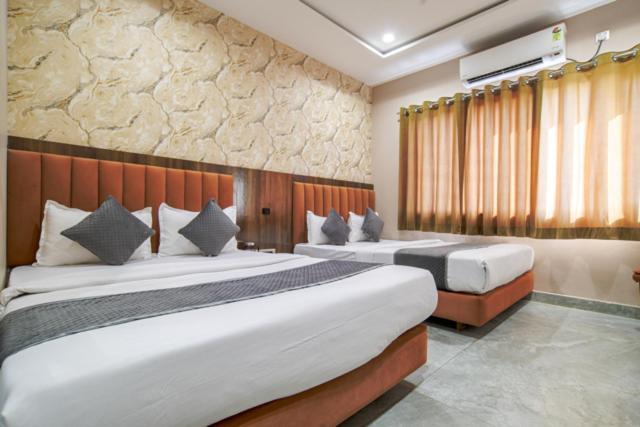 Hotel Miracle 2Km From Mahakal Temple Ujjain Exterior photo